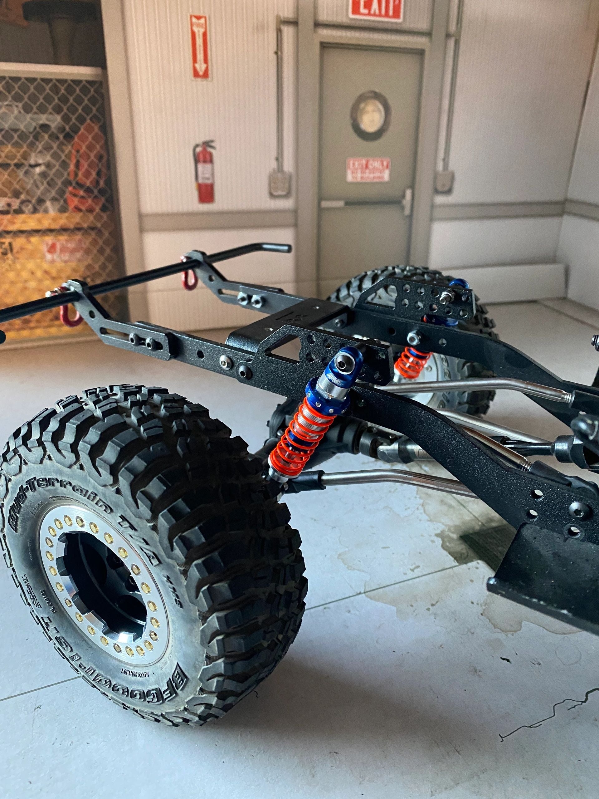 CF & ALUM SHORTY REAR TOWER