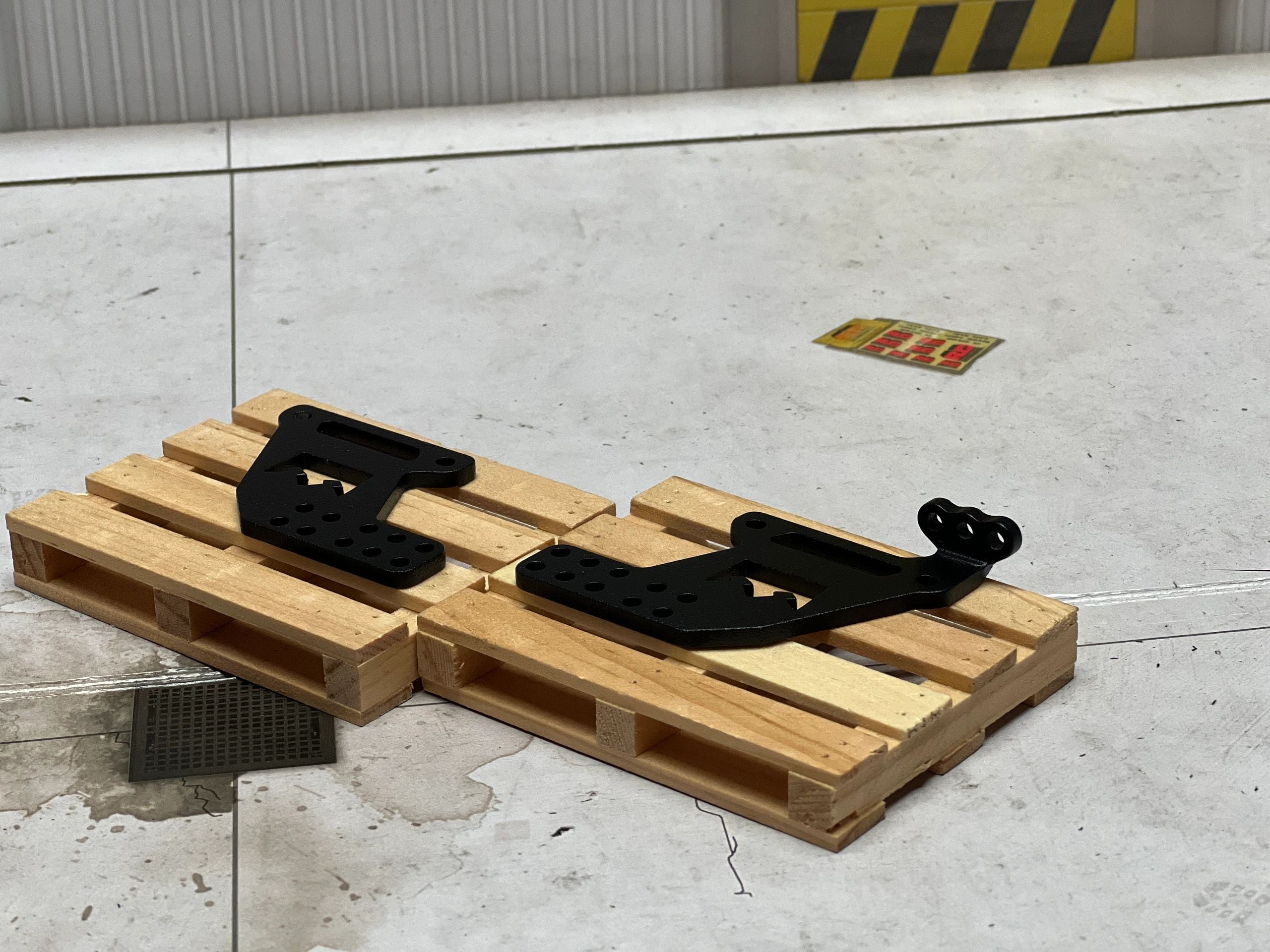 FRONT ELEMENT SHOCK TOWERS