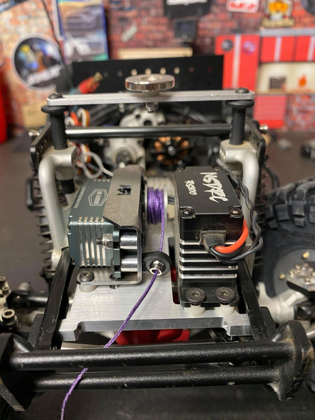 SERVO WINCH MOUNT