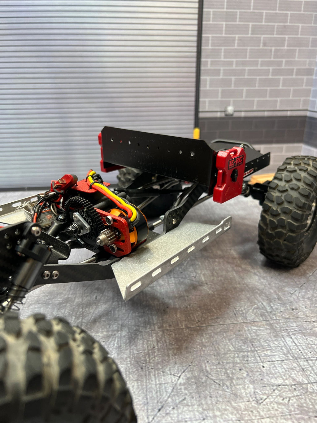 CLIFFHANGER CAB SLIDER