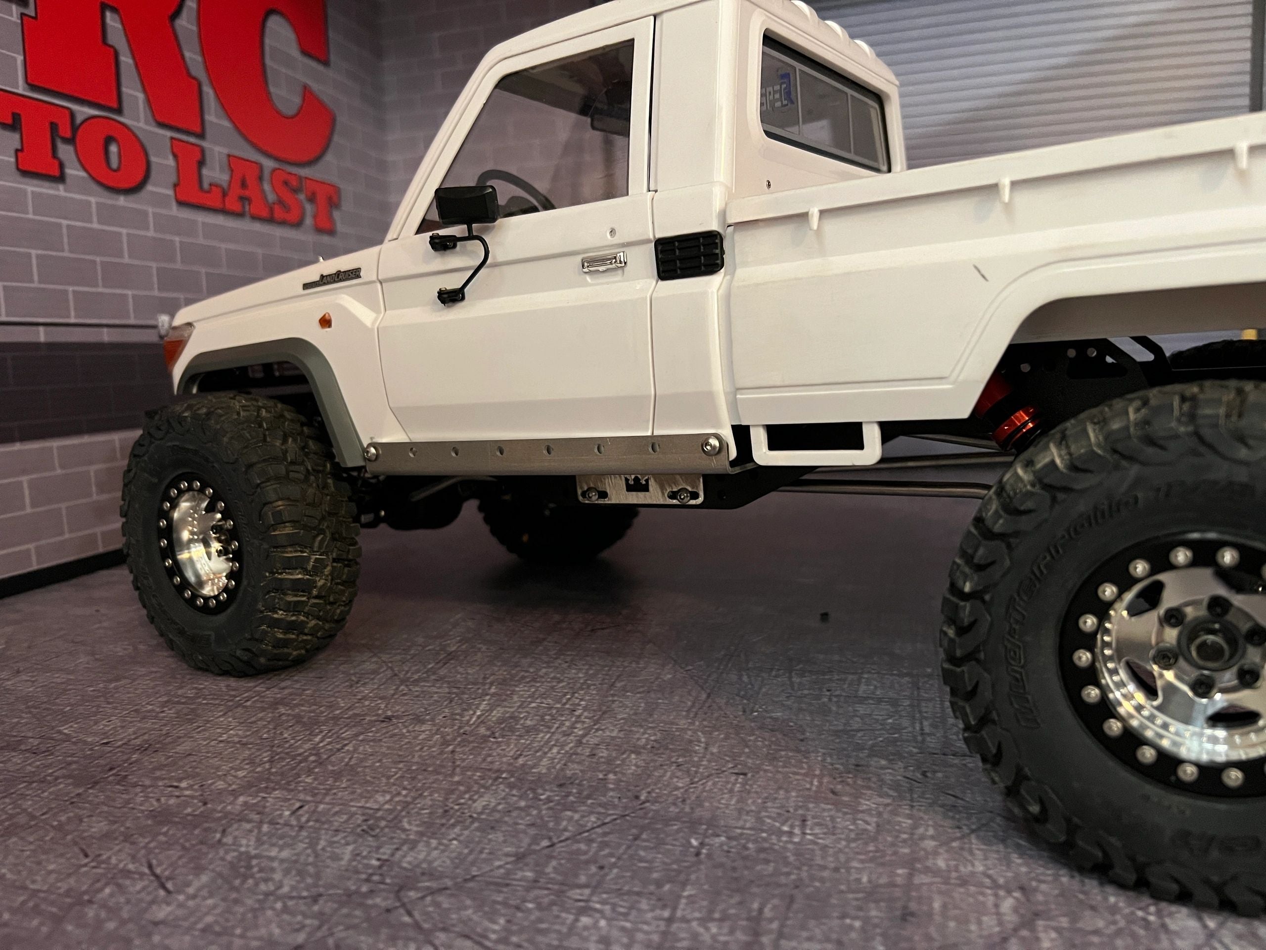LC70 HARDBODY SLIDER