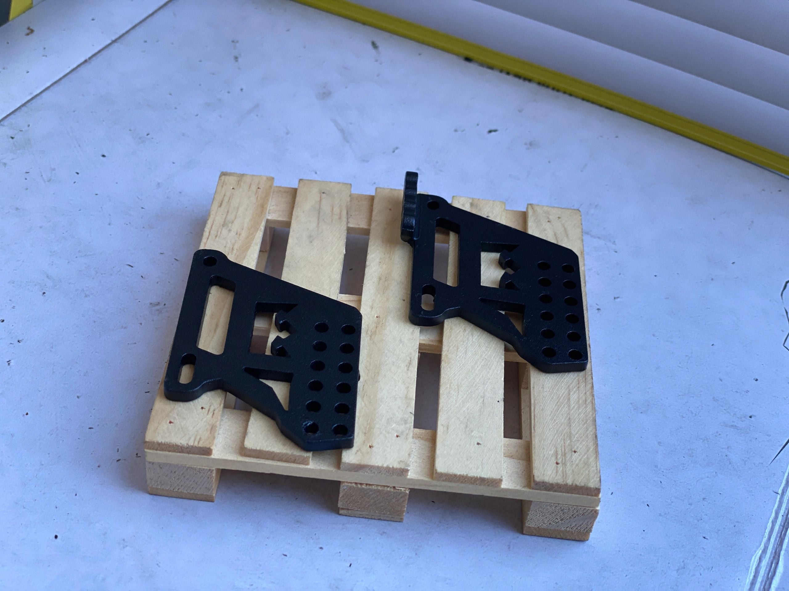 TRX FRONT SHOCK TOWERS