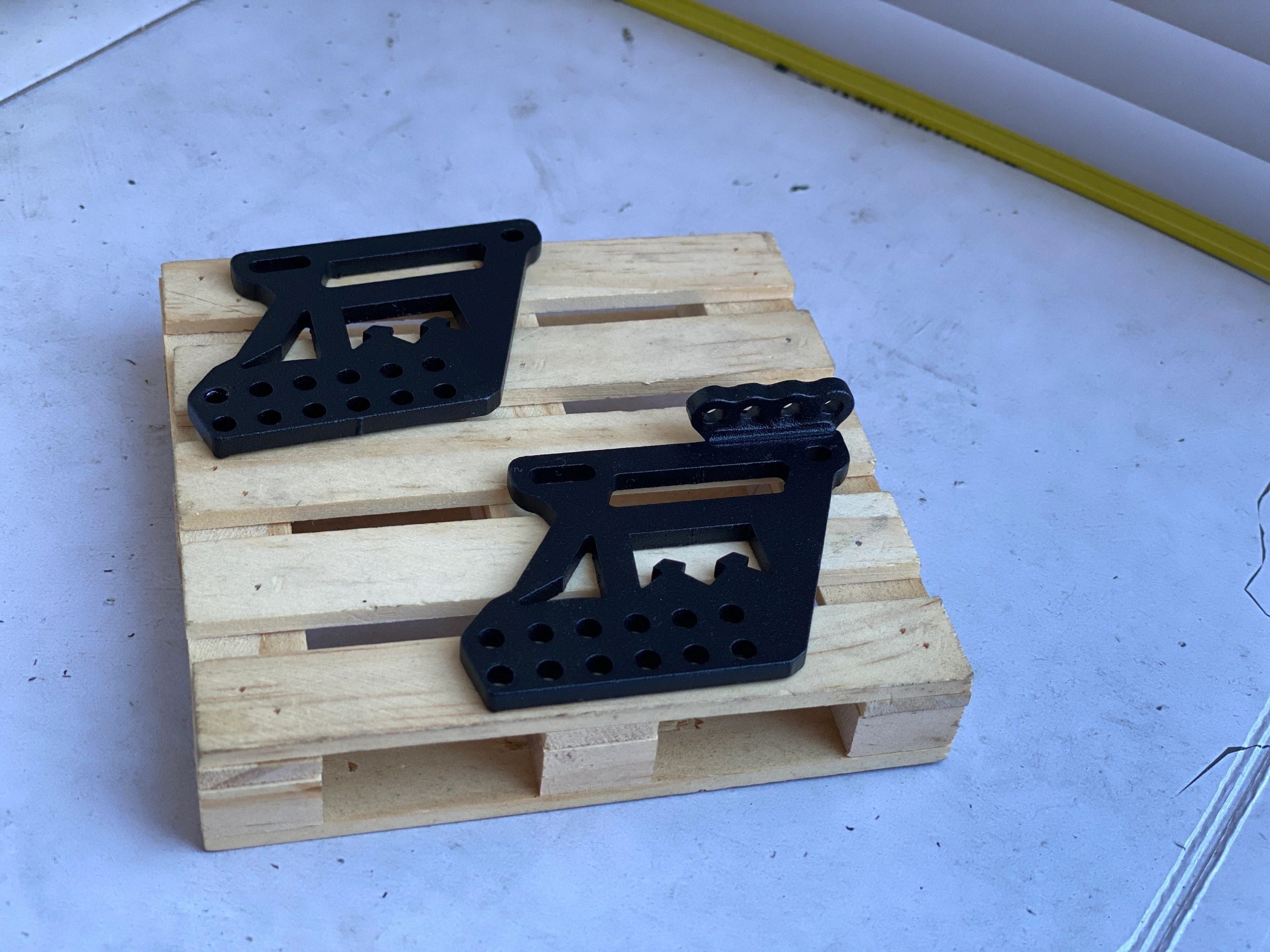 TRX FRONT SHOCK TOWERS