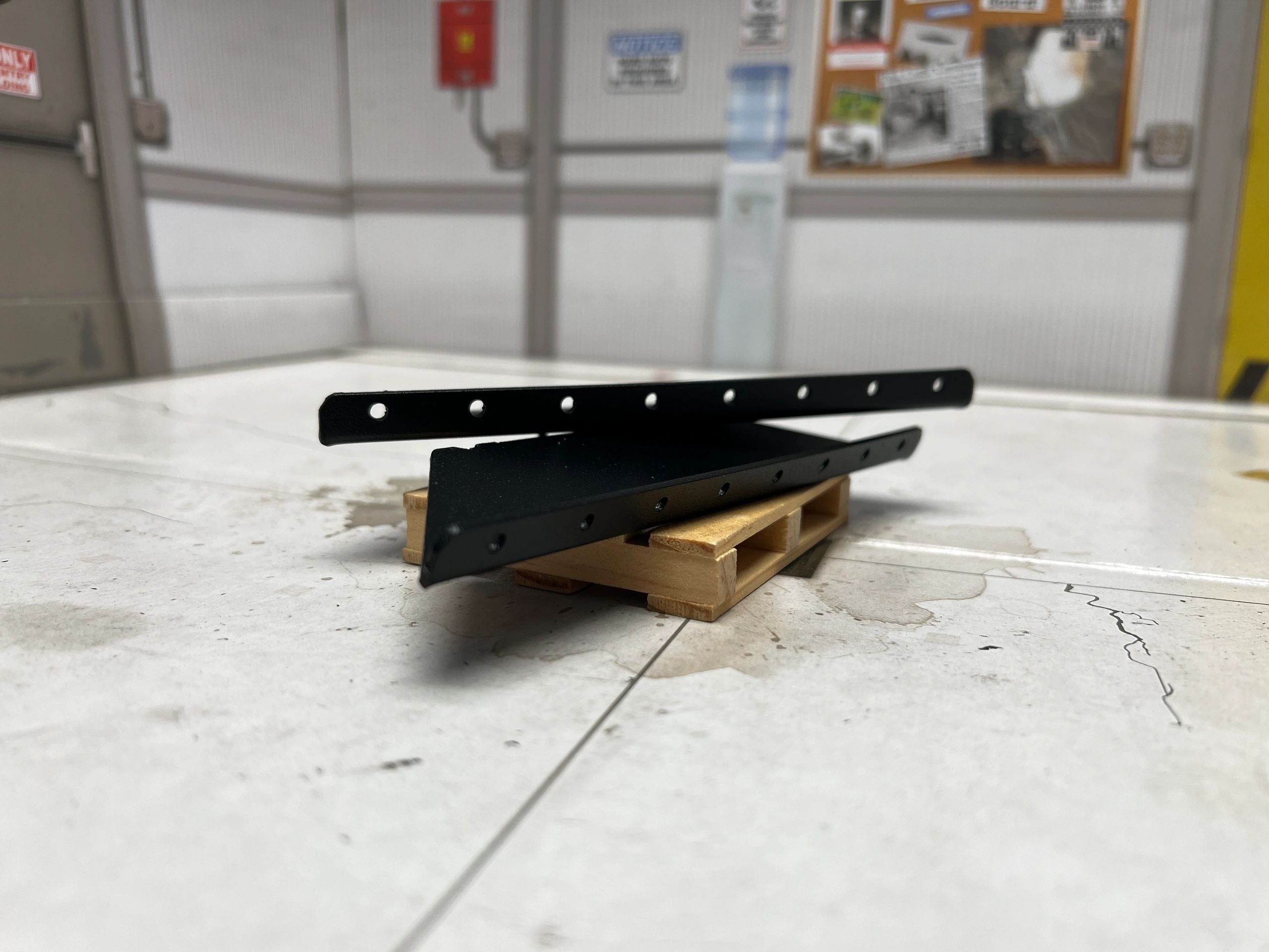 NARROW ALUMINUM SLIDERS