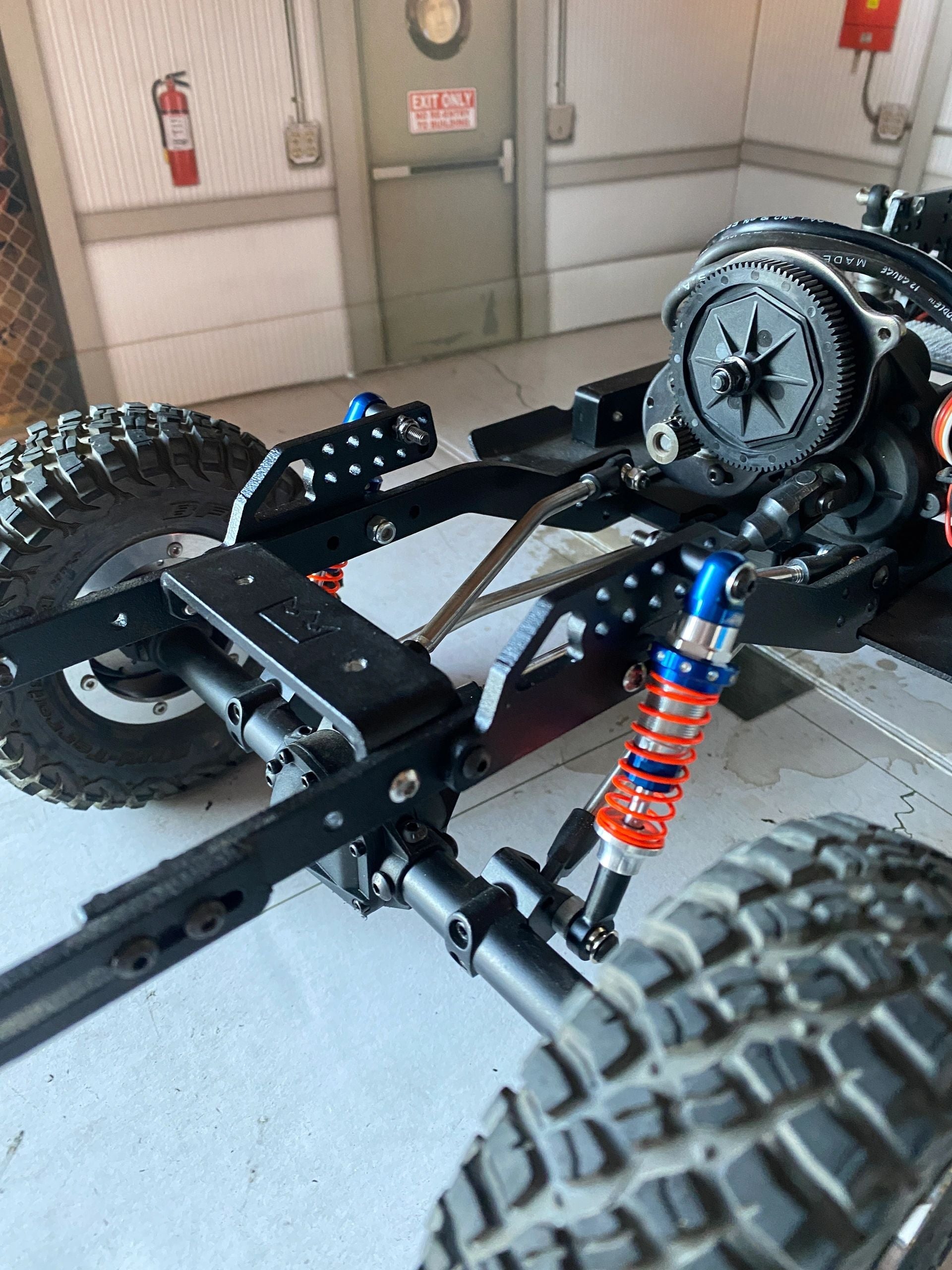 CF & ALUM SHORTY REAR TOWER