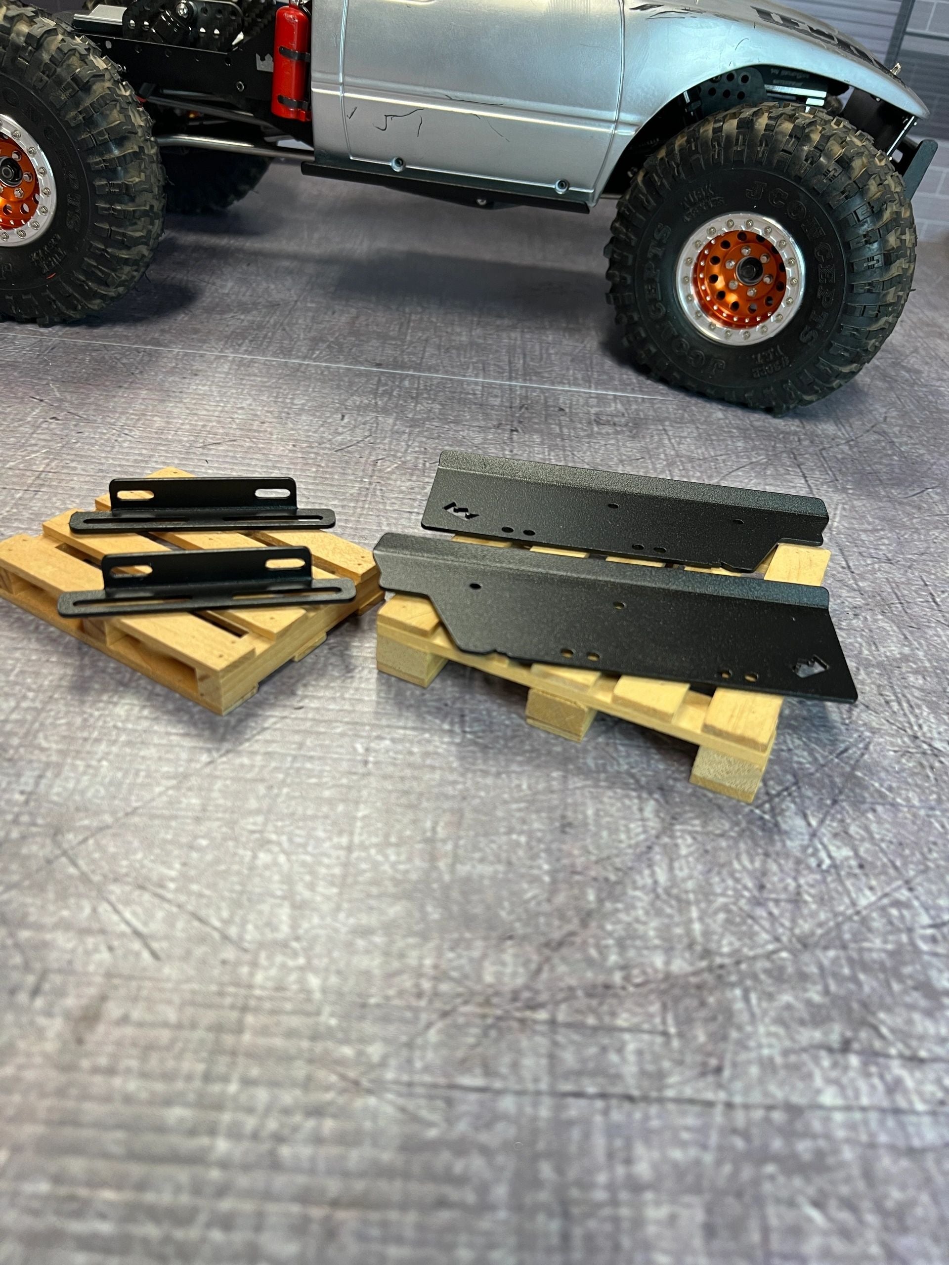 2 PIECE ADJUSTABLE HARDBODY SLIDER