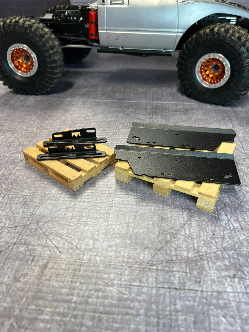 2 PIECE ADJUSTABLE HARDBODY SLIDER