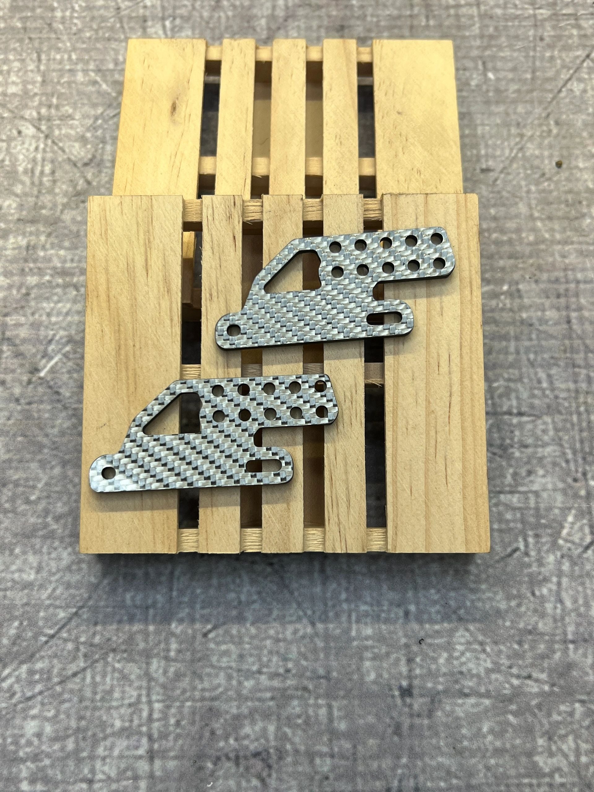 CF & ALUM SHORTY REAR TOWER