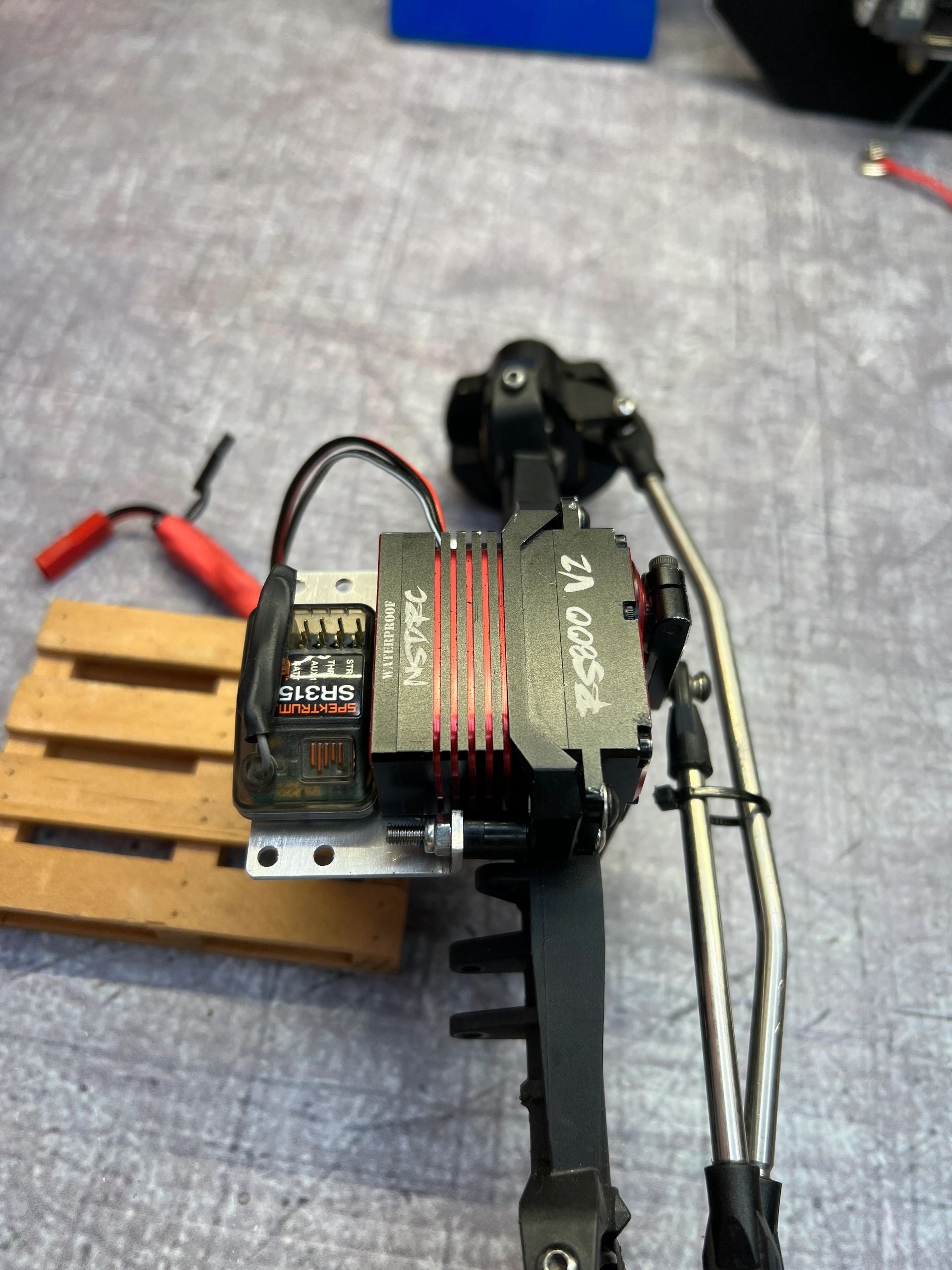 SOA ELEC./BATT. TRAY