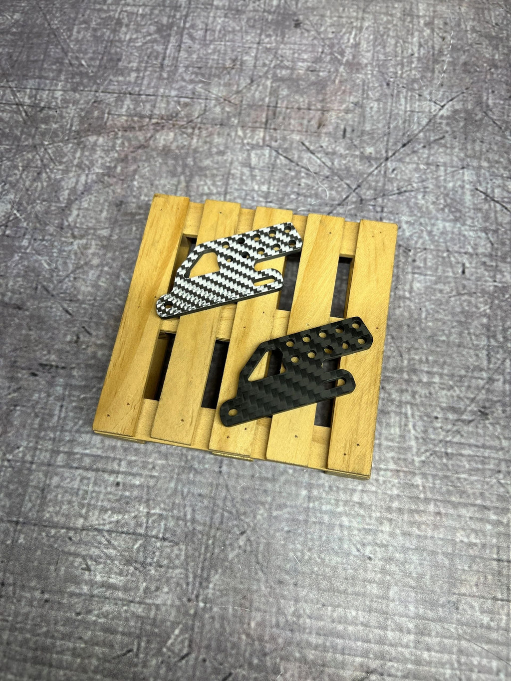 CF & ALUM SHORTY REAR TOWER