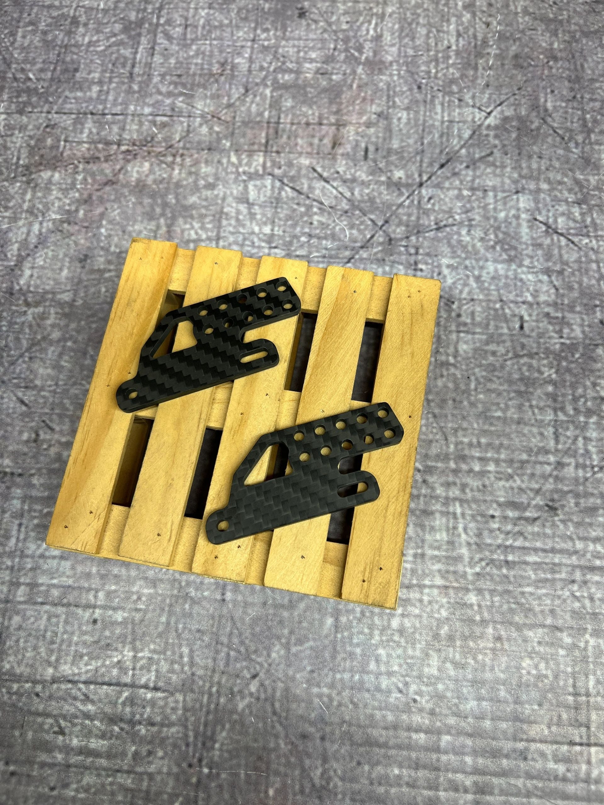 CF & ALUM SHORTY REAR TOWER