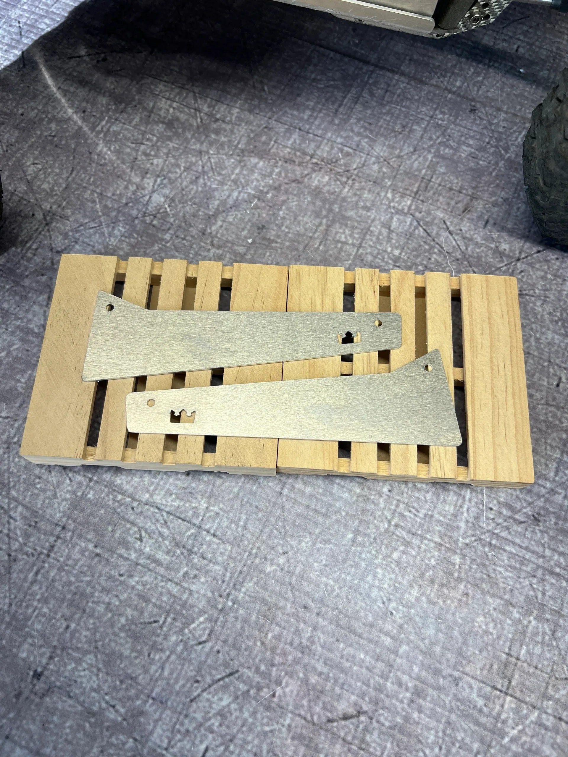 CAPRA CAGE SIDE PANELS