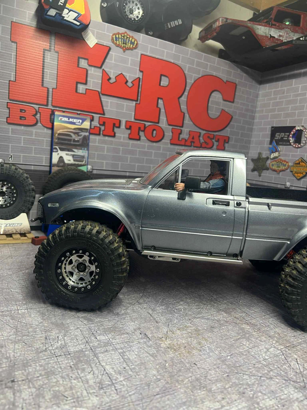 EMPIRE C1 HARDBODY SLIDERS